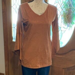 Time Line top size medium NWT